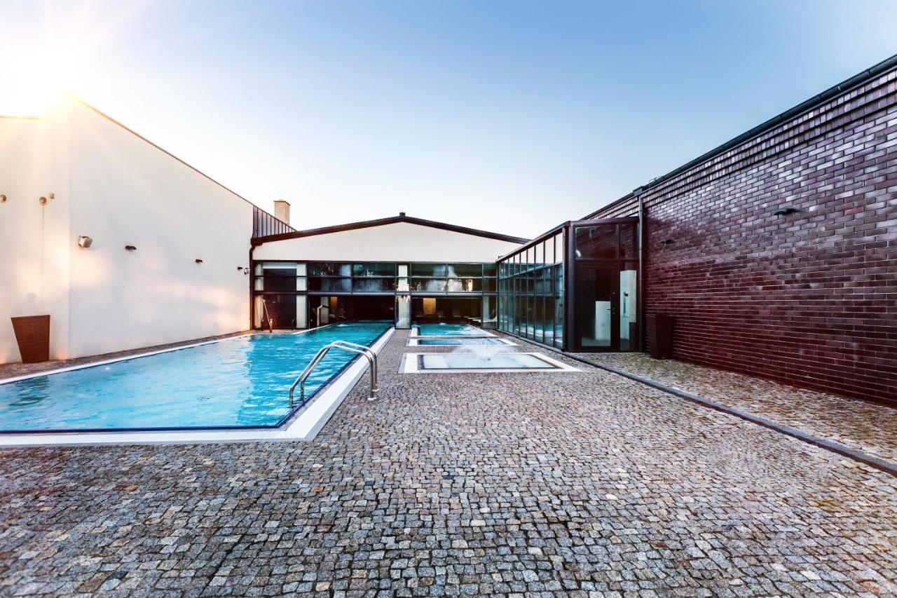 Lawendowe Termy Hotel Uniejow Exterior foto