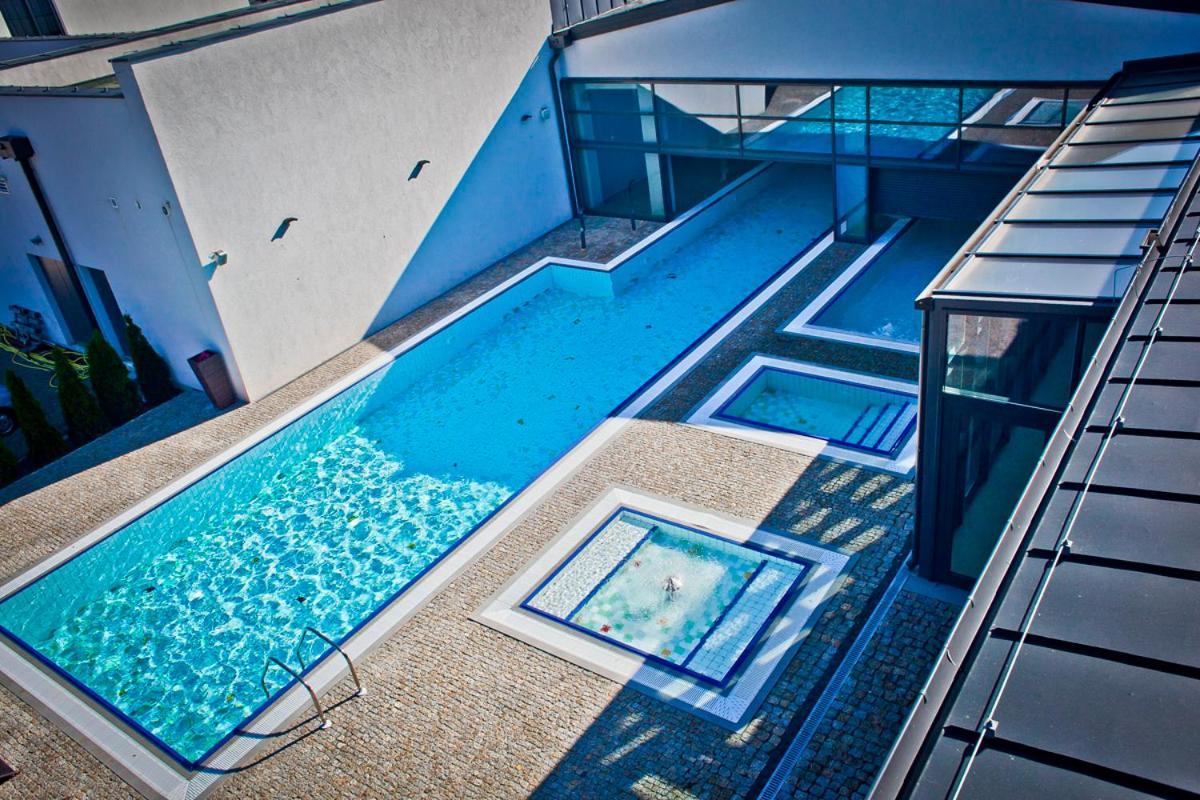 Lawendowe Termy Hotel Uniejow Exterior foto